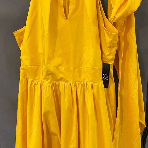 Summer Dress 👗 - Picture 2 of 4